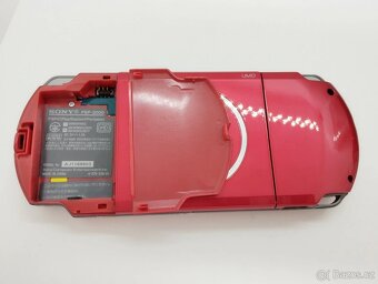 PSP 3000 radiant Red včetně boxu - 9