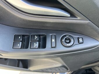 HYUNDAI iX20 1.4i 66 KW 1.MAJITEL PARK.S.VYHŘ.SEDADLA+VOLANT - 9