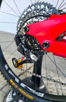 Horské kolo YT Capra CF Pro Carbon 29″ - 9