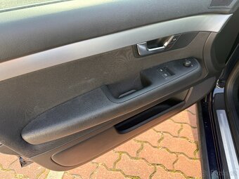 Audi A4 1,6i 75 KW 09/2006..Velmi pěkný stav - 9