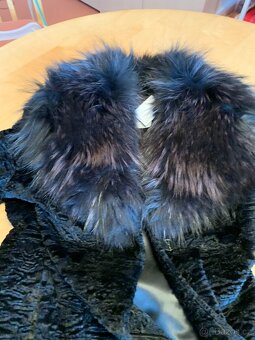 luxusní kabát s kožešinou - vel. 36 - nový - 9