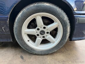 BMW E36 318is Coupe M44B19 MontrealBlau - 9