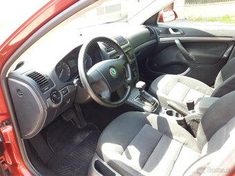 ŠKODA OCTAVIA 1.9 TDI 77KW ELEGANCE DSG - 9