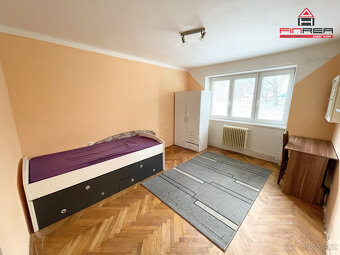Ve výhradním zastoupení nabízíme byt 2+1 v O.V. - 9