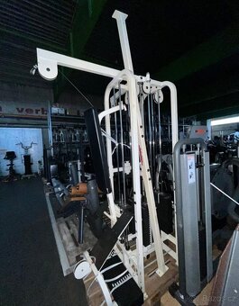 Life Fitness - 9