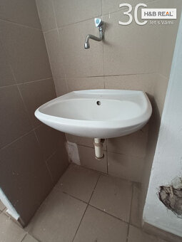 Prodej komerčního prostoru Vsetín - 9