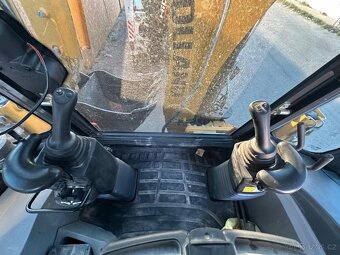 New holladn B115 / 2023 , 770 hodin traktor bagr - 9