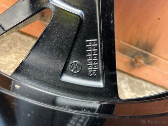 VW Passat R19 Nové letní pneu - 9