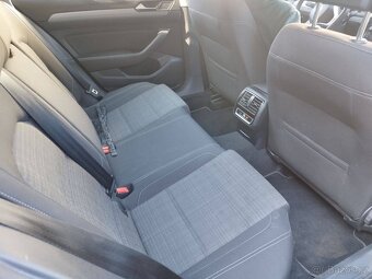 VW Passat - 9