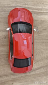 Model Audi RS4 (B7) Misano Red 2005 1:18 Otto Mobile - 9