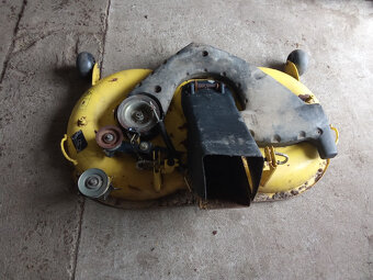 Zahradní traktor John Deere LTR 180 díly - 9