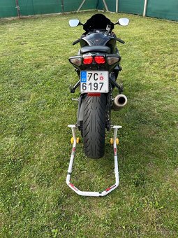 Suzuki GSXR 750 - 9