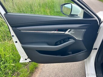 ► MAZDA 3 2.0i 90KW SPORTS G122 BOSE-LED-ACC-KAMERA - 9