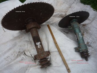 prodám starou součást transmise na plochý řemen. Průměr kola - 9