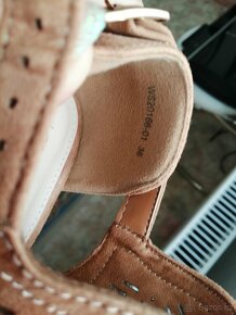 Dámské nové kožené kotníčkove boty. - 9