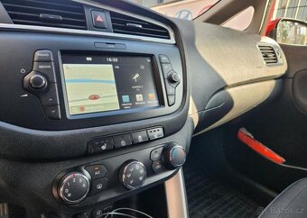 Kia Cee´d 1.6-NAVI-KAMERA-TAŽNÉ-ISOFIX - 9