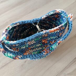 NOVÁ: Kabelka Tote Bag, crossbody, na rameno. Fialová nošená - 9