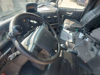 VOLVO FM 410 6X2 - 9