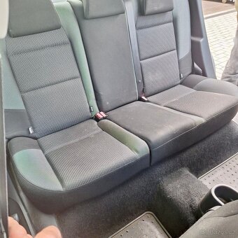 Peugeot 207 1.4i 70kw r.v 2010 - 9