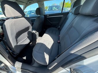 Volkswagen Golf 5 1.6 Fsi 85KW SERVISNÍ KNIHA - 9