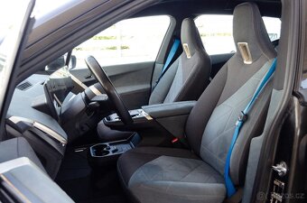BMW iX xDrive40, Masáž, H&K, Tažné, DPH - 9