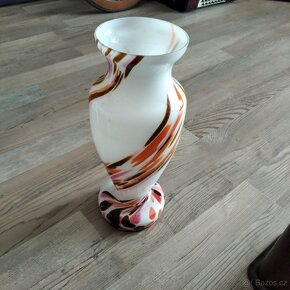 stare hutni barevne sklo vazy,misy,sklenice atd. - 9