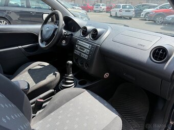 Ford Fiesta 1.3i - 9