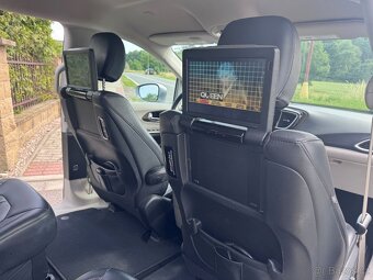 Chrysler Pacifica 3,6 Limited DVD 360 čočka 2017 DPH - 9