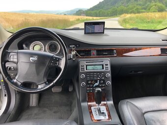 VOLVO XC70 2.4D 136KW 5-VÁLEC AUTOMAT 4x4 XENON - 9