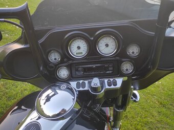 HARLEY DAVIDSON FLHX Street Glide - 9