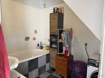 Prodej rodinného domu s pozemkem 521 m2, ulice Klášterská, M - 9