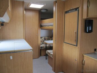 Prodám karavan Knaus 500TK,r.v.1999 + předstan. - 9