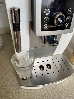Kávovar Delonghi ECAM 23.210 - 9