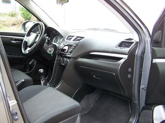 Suzuki Swift 4x4 1.2 i 69 kW r.v.2012 - 9