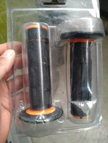 Různé zbytky na KTM 65 - 9