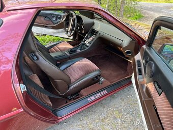 PORSCHE 928S - 9