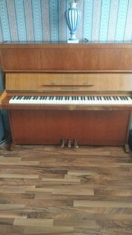 piano August forster - 9