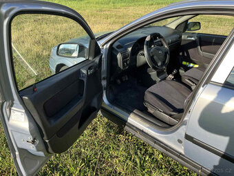 Opel Astra 1.4 16V AC HATCHBACK - 9