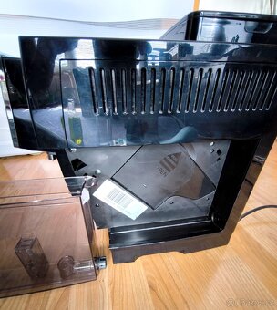 Automatický kávovar DeLonghi Cappuccino ECAM 23 - 9