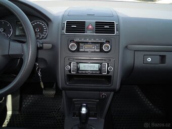 Volkswagen Touran 1.6TDi 7 MÍST-SERVIS-VSTŘIKY - 9