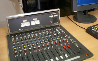 Mixážní pult STUDER 961, 10kanálový, pro vysílání a studio, - 9