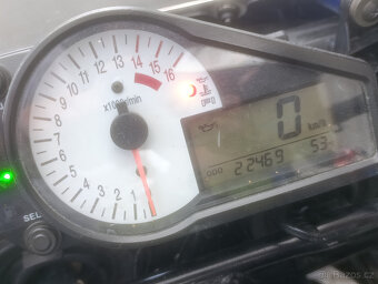 SUZUKI GSX-R 750 - 9