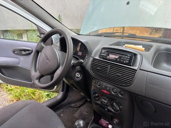 Fiat Punto - 9