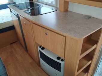 KNAUS SPORT 420QD č.734 pro 4. Stan. 1200 kg. R 2003 - 9