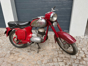 Motocykl ČZ 250 - 9