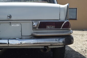 Mercedes-Benz W111 220b - 9