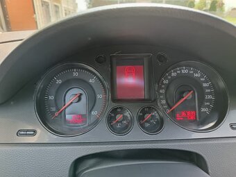 Volkswagen Passat - 9