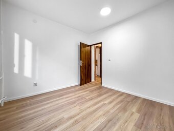 Pronájem bytu 2+kk po rekonstrukci - ul. Hálkova, Znojmo - 9