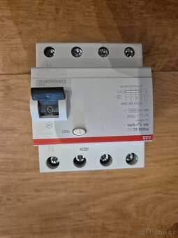 Sada jističů ABB - 9