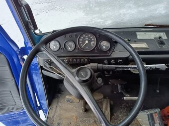 Avia A30 hákový nosič kontejneru - 9